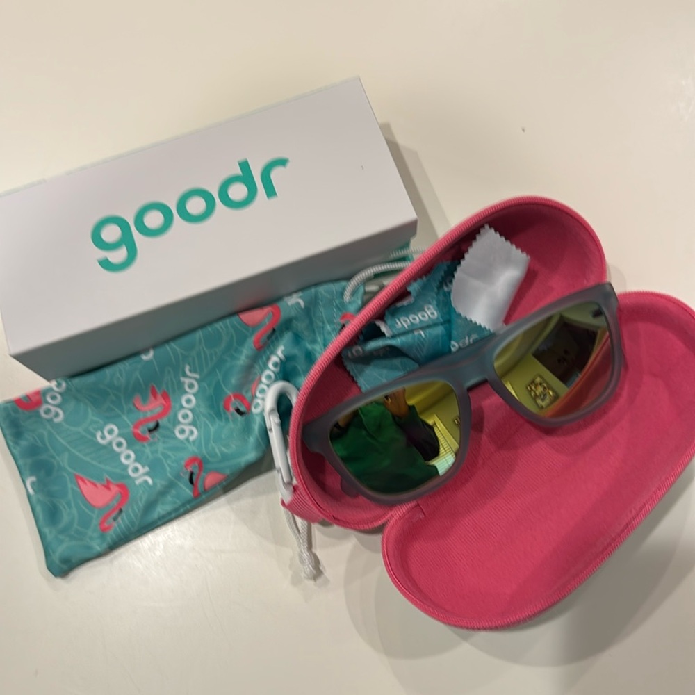 Goodr Sunbathing with Wizards OG Sunglasses with Case